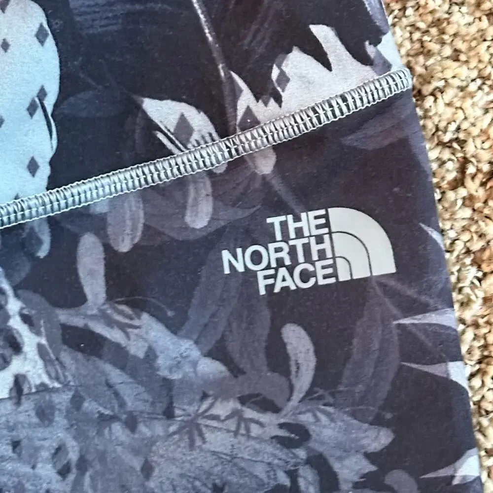 North Face women’s size S black, & white patterned leggings, flash dry, EUC - Picture 2 of 11